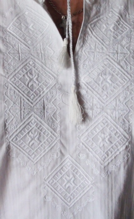 Орнамент для мужской сорочки белым по белому