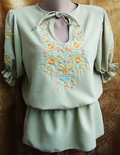 Блуза льняная салатового цвета ''Петрикивка''