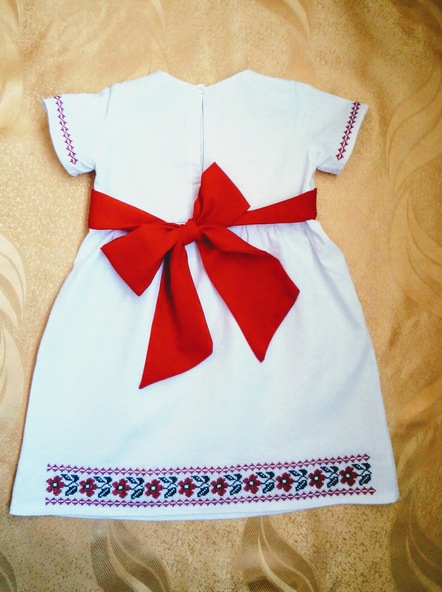 Платье для девочки Ани (вид сзади)